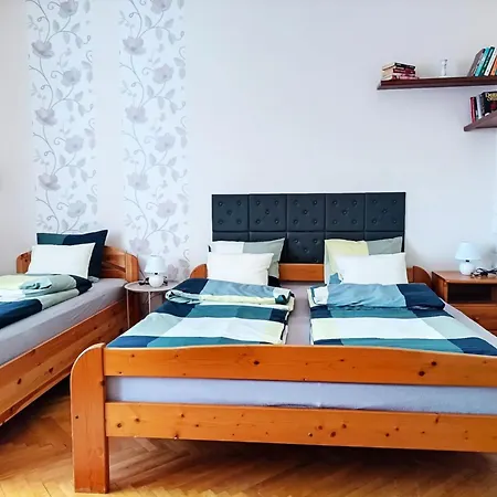 Melody Debrecen